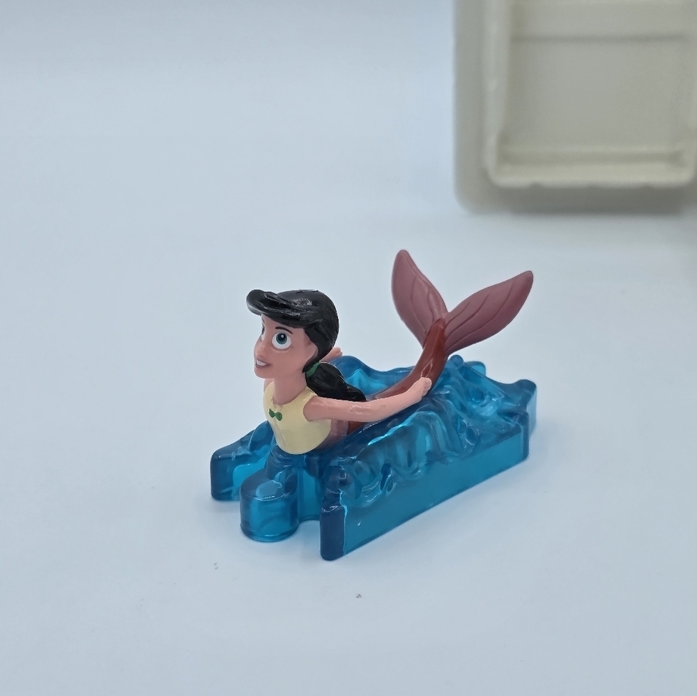 McDonald's Disney The Little Mermaid 2 Return to the Sea Princess Melody Figure - Picture 9 of 12